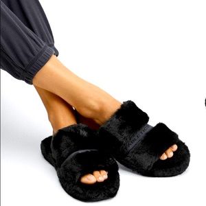 Fabletics Snug Strap Slipper Fuzzy